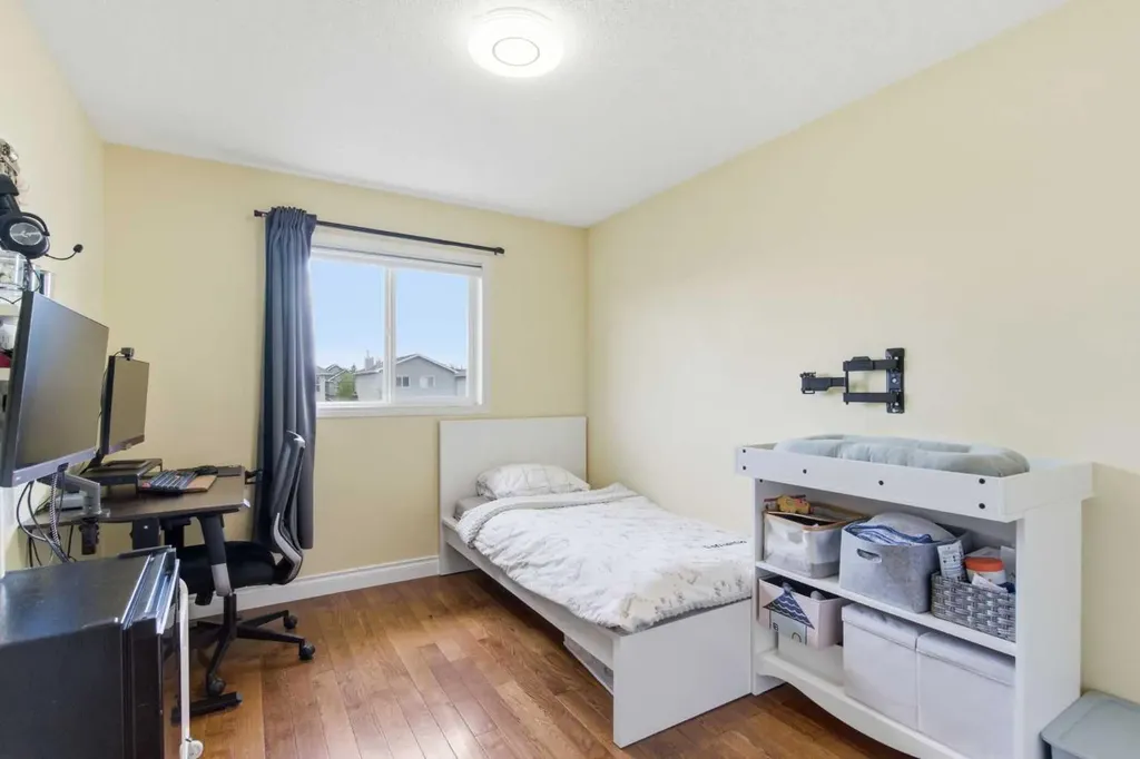 204 Citadel Bluff Close NW Calgary AB T3G 5E2