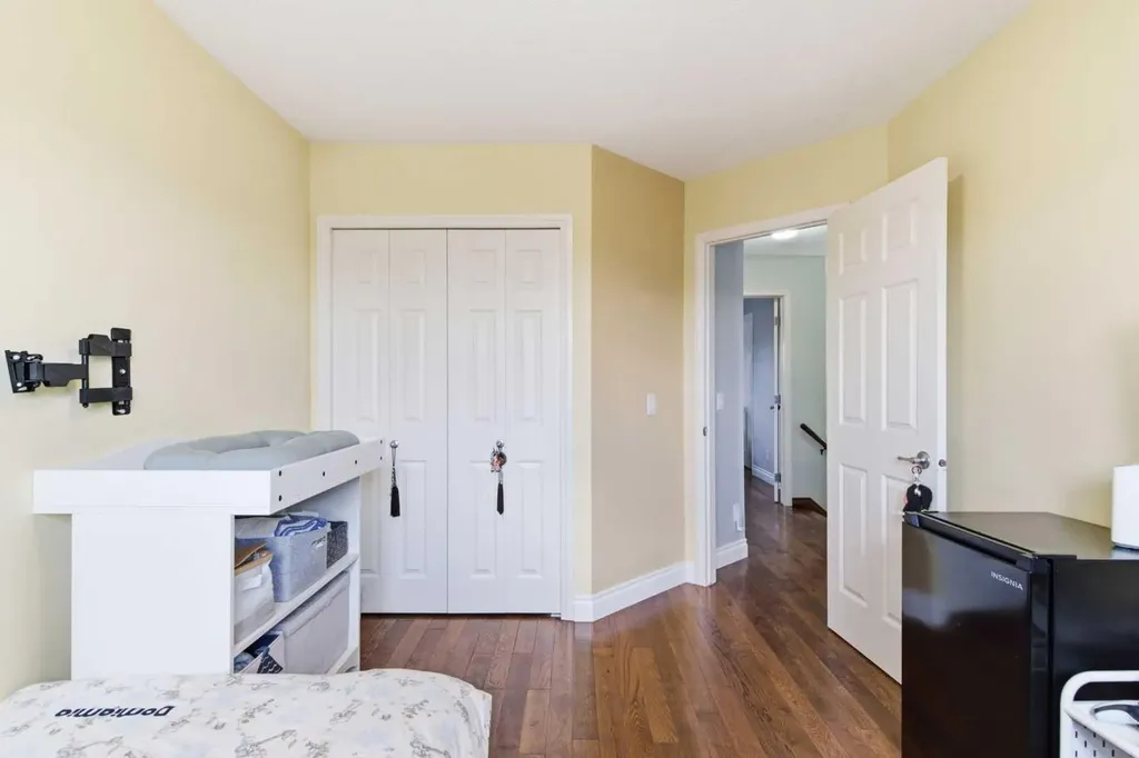 204 Citadel Bluff Close NW Calgary AB T3G 5E2