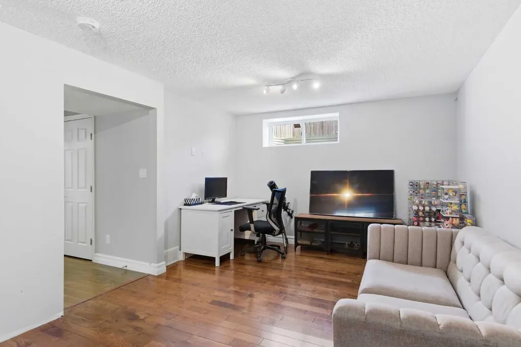 204 Citadel Bluff Close NW Calgary AB T3G 5E2