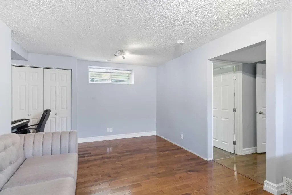 204 Citadel Bluff Close NW Calgary AB T3G 5E2