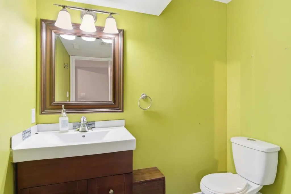 204 Citadel Bluff Close NW Calgary AB T3G 5E2