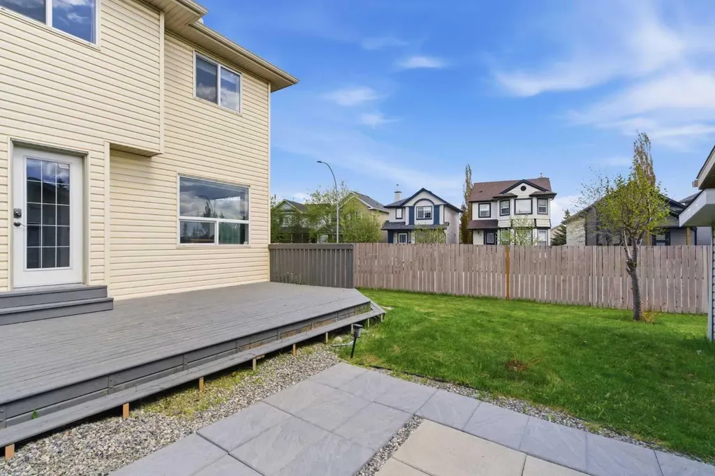 204 Citadel Bluff Close NW Calgary AB T3G 5E2