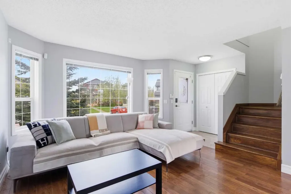 204 Citadel Bluff Close NW Calgary AB T3G 5E2