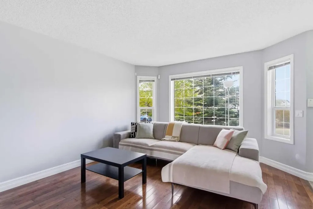204 Citadel Bluff Close NW Calgary AB T3G 5E2
