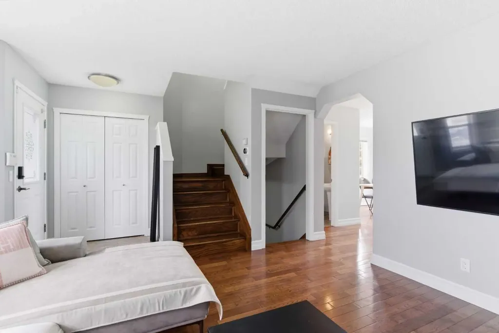 204 Citadel Bluff Close NW Calgary AB T3G 5E2