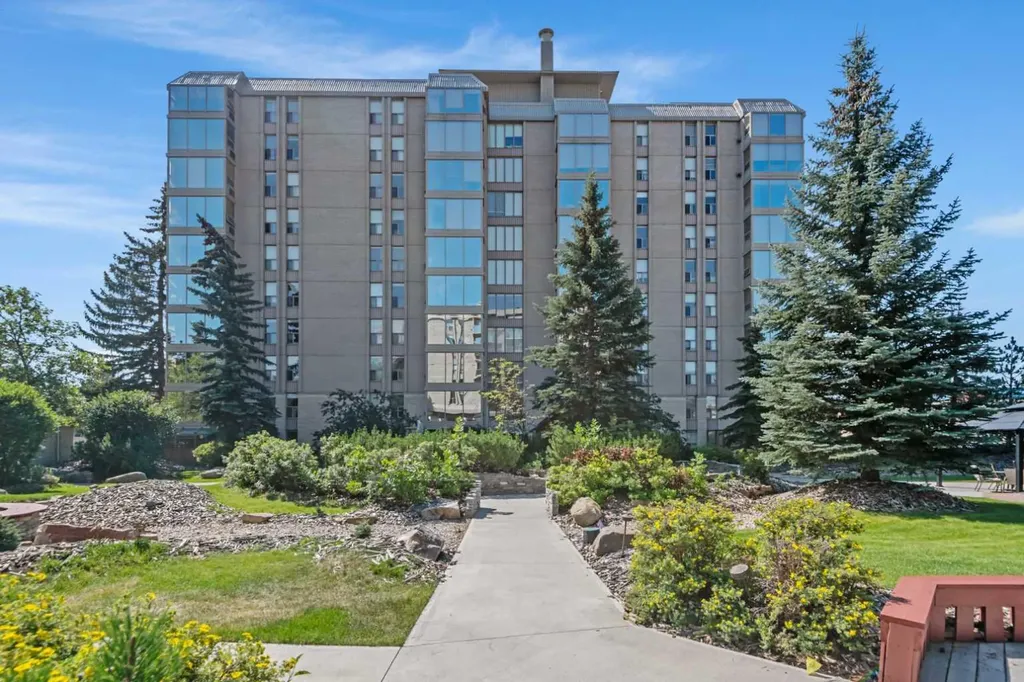 4555 Varsity Lane NW Calgary AB T3A 2V6