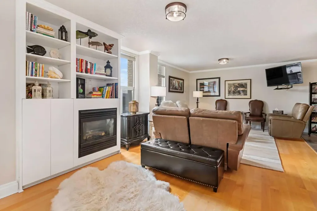 4555 Varsity Lane NW Calgary AB T3A 2V6