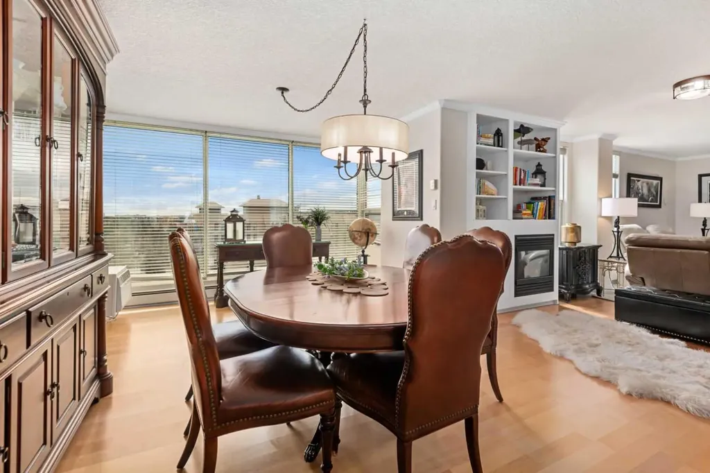 4555 Varsity Lane NW Calgary AB T3A 2V6