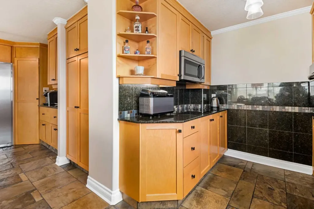 4555 Varsity Lane NW Calgary AB T3A 2V6