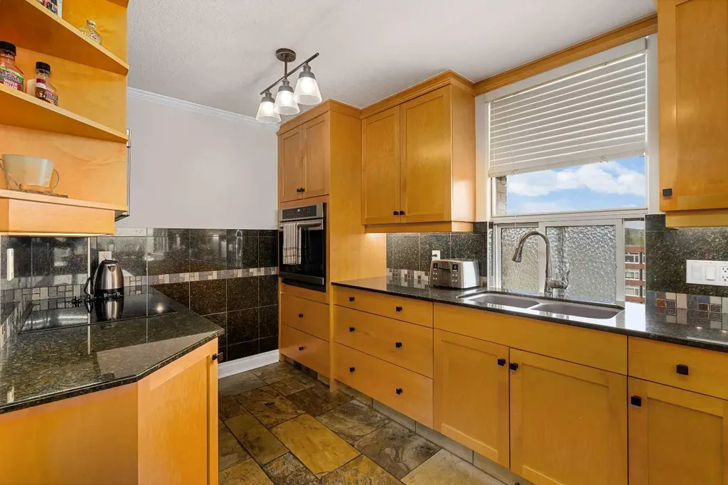 4555 Varsity Lane NW Calgary AB T3A 2V6
