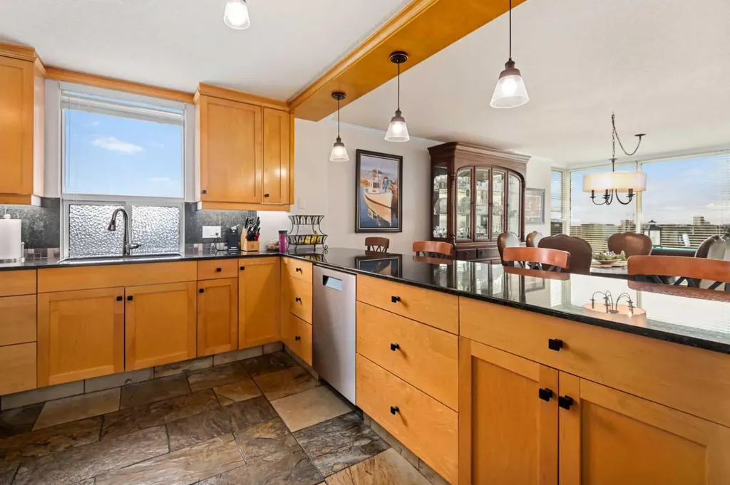 4555 Varsity Lane NW Calgary AB T3A 2V6