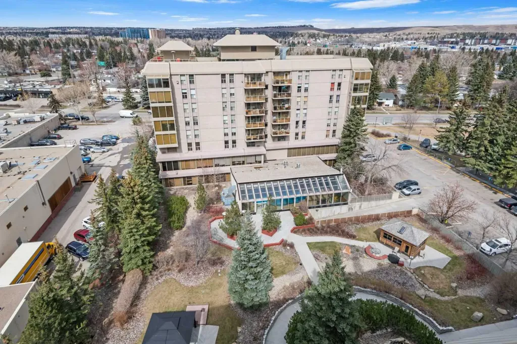 4555 Varsity Lane NW Calgary AB T3A 2V6