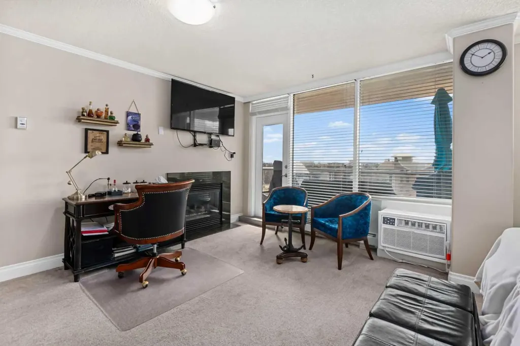 4555 Varsity Lane NW Calgary AB T3A 2V6