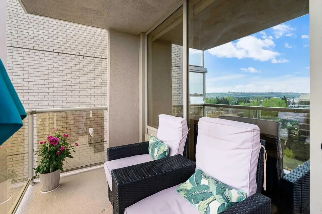 4555 Varsity Lane NW Calgary AB T3A 2V6
