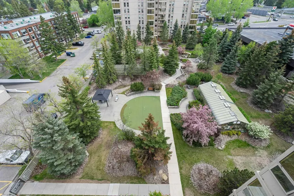 4555 Varsity Lane NW Calgary AB T3A 2V6