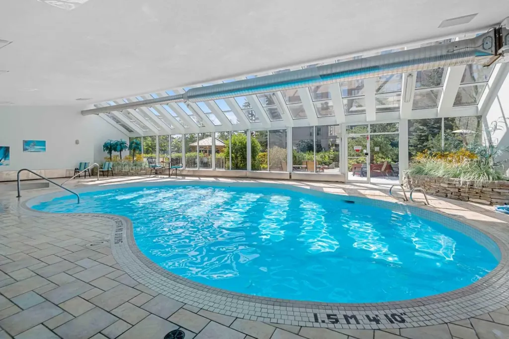 4555 Varsity Lane NW Calgary AB T3A 2V6