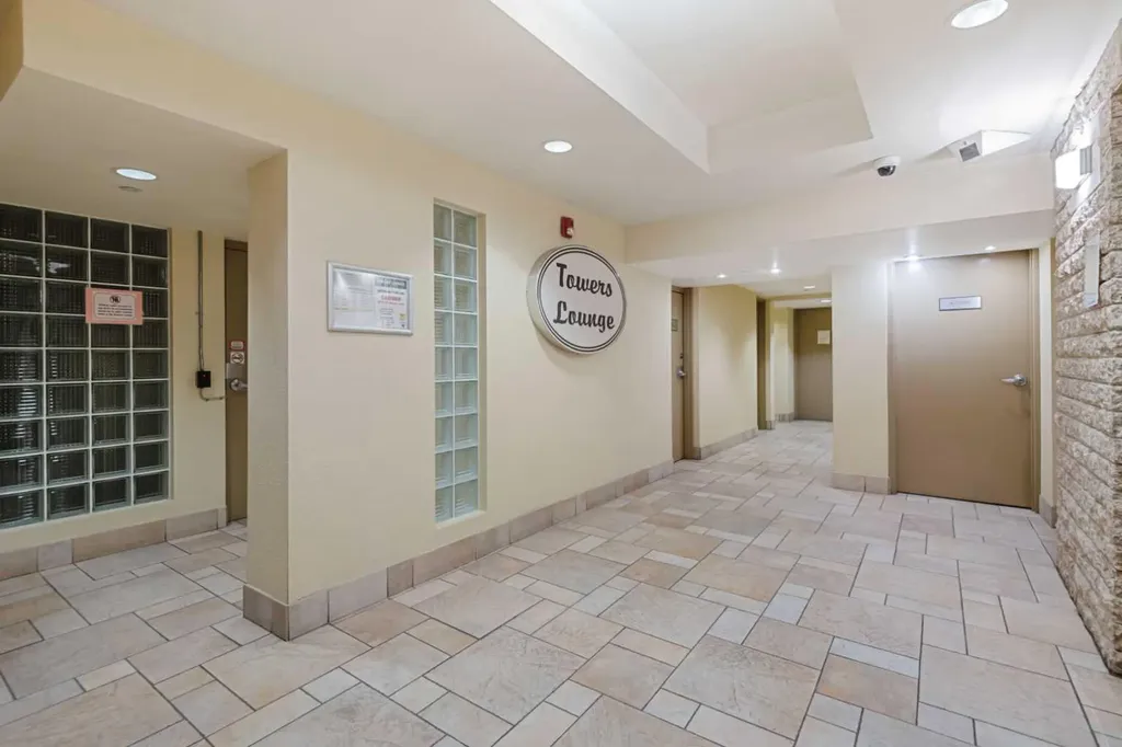 4555 Varsity Lane NW Calgary AB T3A 2V6
