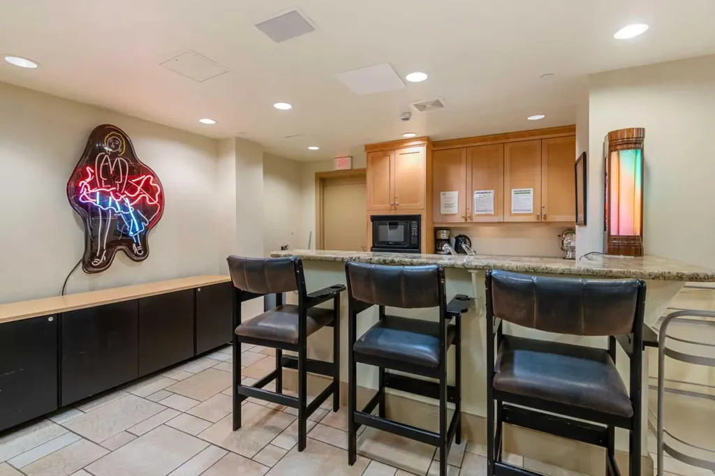 4555 Varsity Lane NW Calgary AB T3A 2V6