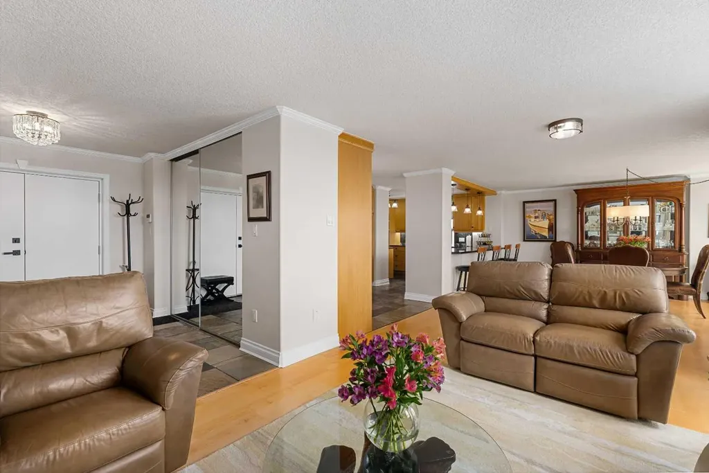 4555 Varsity Lane NW Calgary AB T3A 2V6