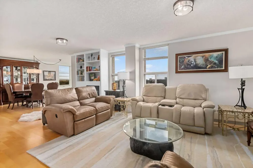 4555 Varsity Lane NW Calgary AB T3A 2V6