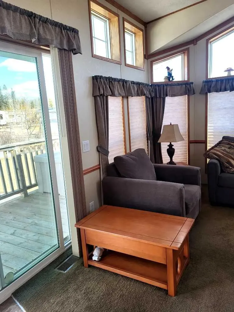 10042 Township Road 422 Rural Ponoka County AB T0C2J0