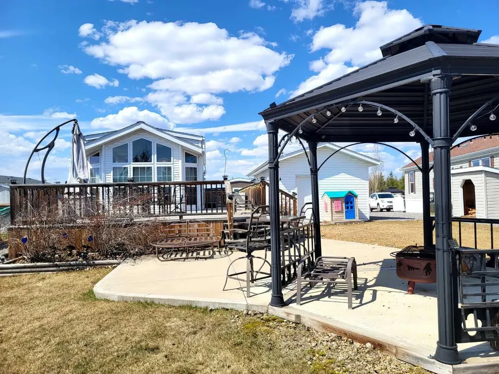 10042 Township Road 422 Rural Ponoka County AB T0C2J0