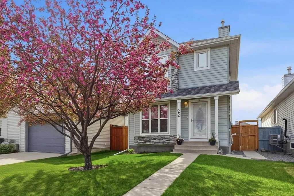 22 Covewood Place NE Calgary AB T3K 4V8