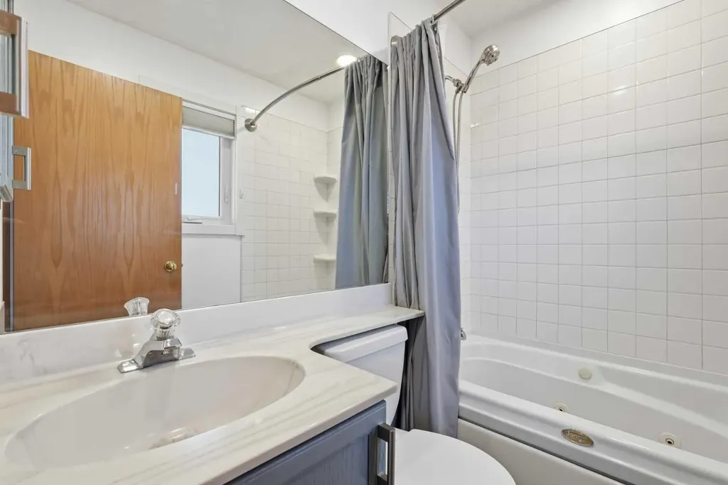 22 Covewood Place NE Calgary AB T3K 4V8