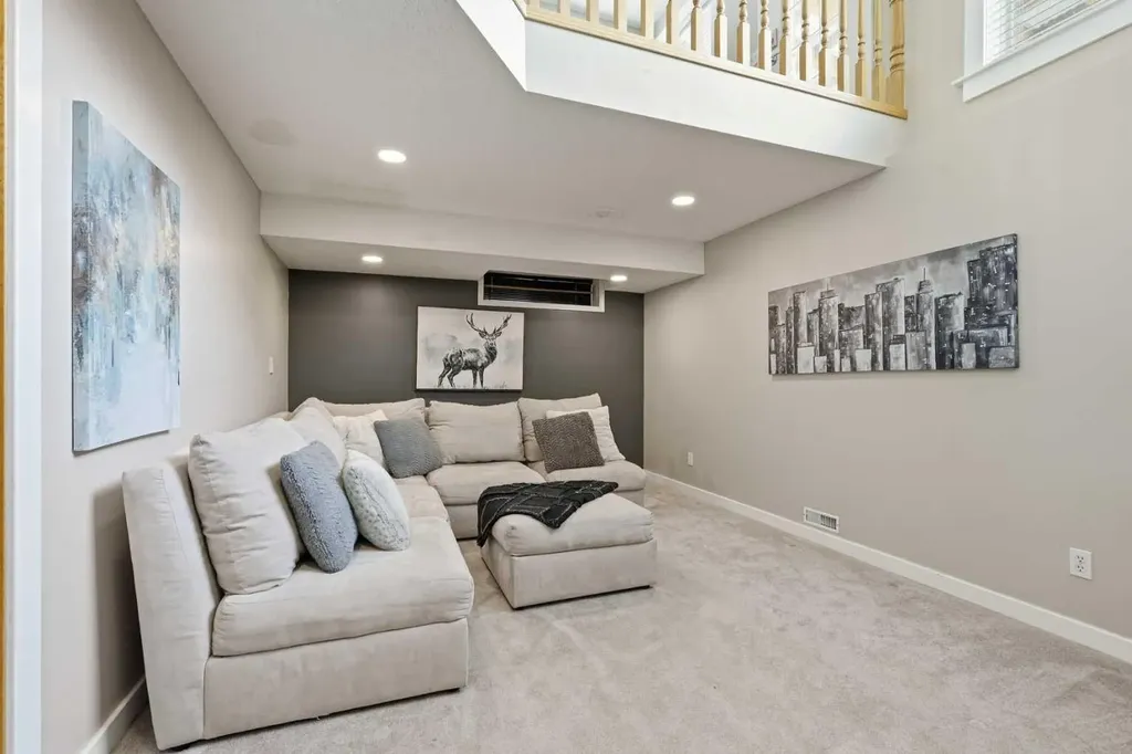 22 Covewood Place NE Calgary AB T3K 4V8