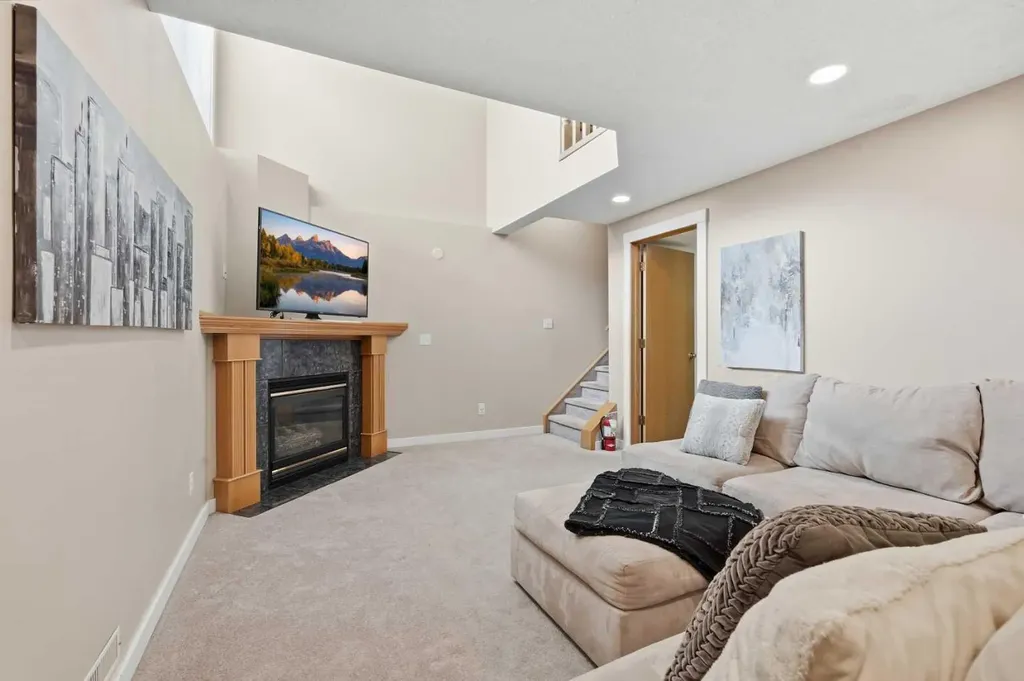 22 Covewood Place NE Calgary AB T3K 4V8