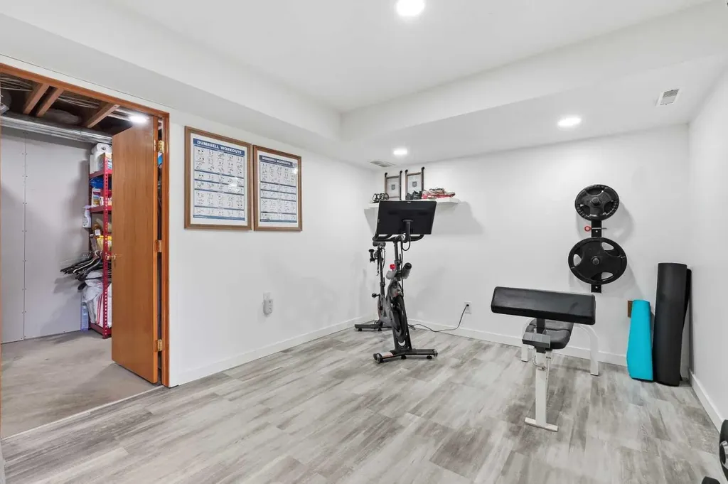 22 Covewood Place NE Calgary AB T3K 4V8