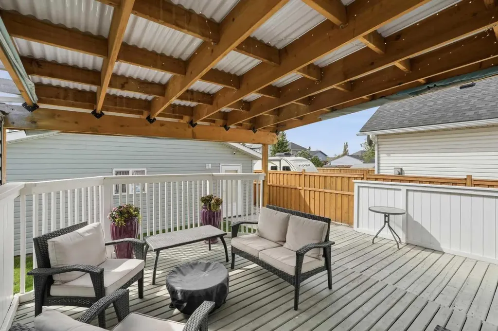 22 Covewood Place NE Calgary AB T3K 4V8