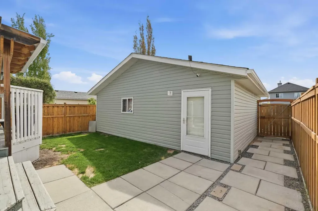 22 Covewood Place NE Calgary AB T3K 4V8