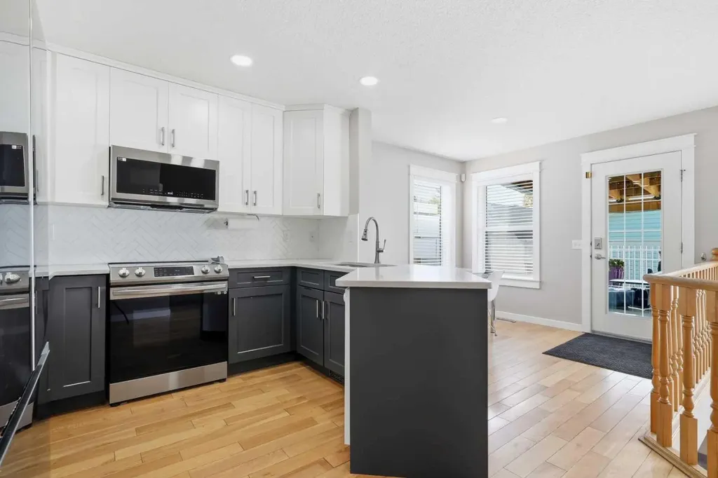 22 Covewood Place NE Calgary AB T3K 4V8