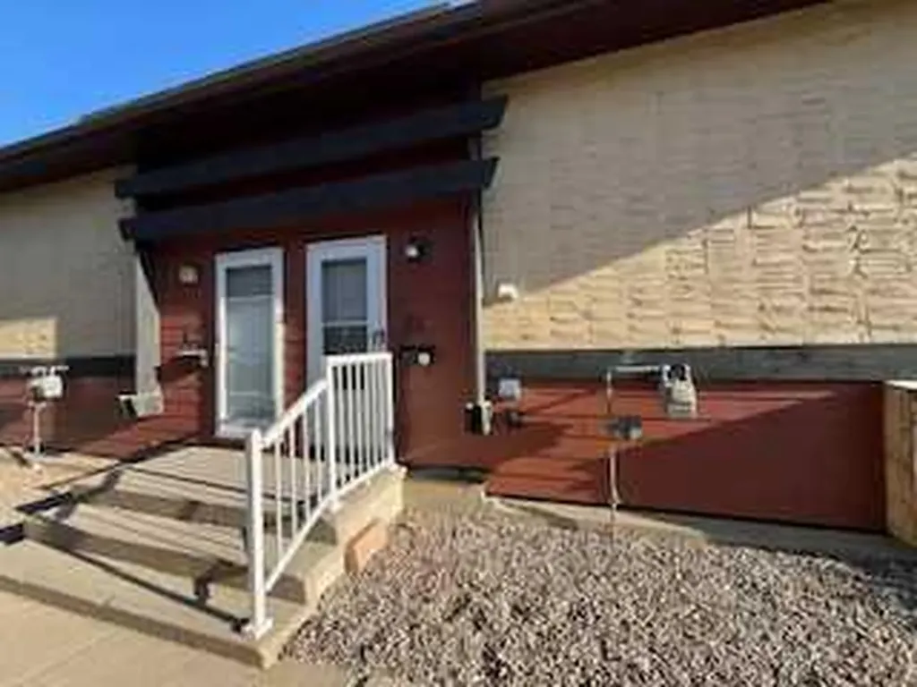 5 Acadia Road W Lethbridge AB T1K 4C1