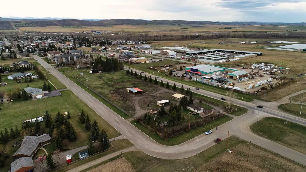 501 Centre Avenue E Diamond Valley AB T0L 0H0