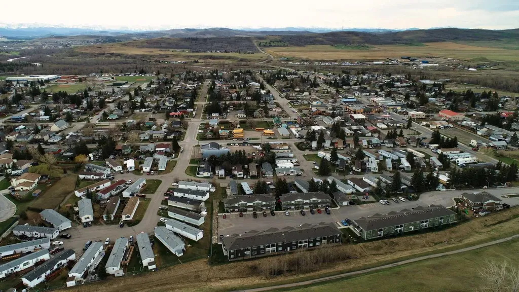 501 Centre Avenue E Diamond Valley AB T0L 0H0