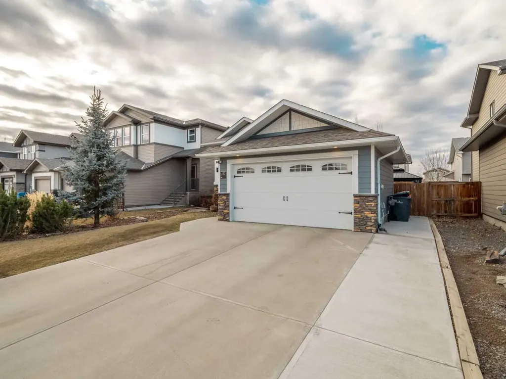 453 Westgate Crescent Coaldale AB T1M 0E1