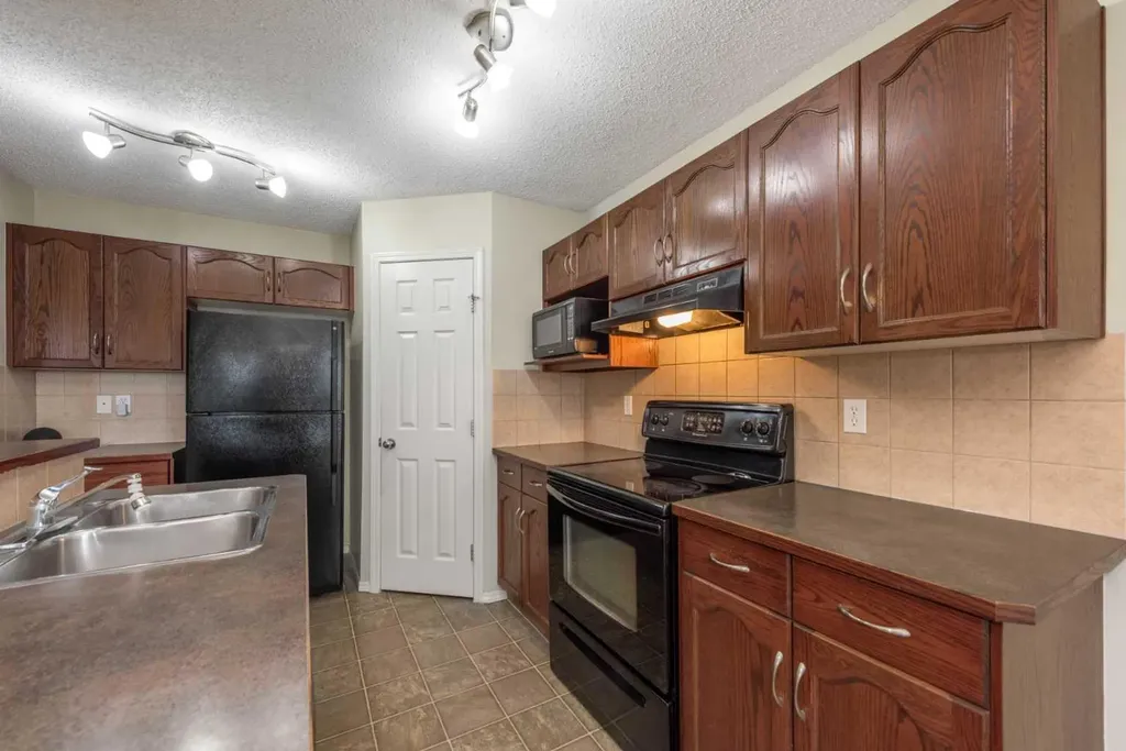 276 Taralake Terrace NE Calgary AB T3J 0A2