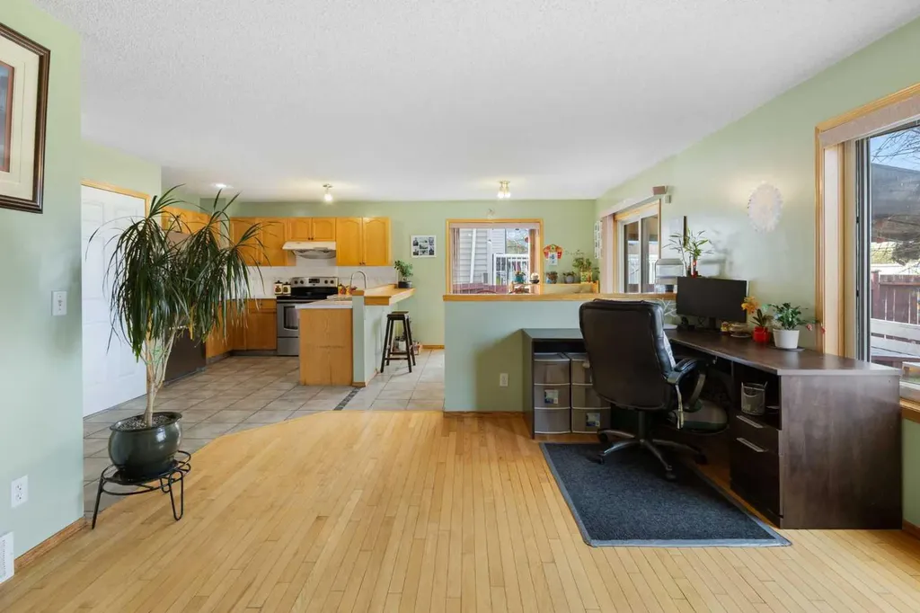 179 Erin Park Drive SE Calgary AB T3B 3L5