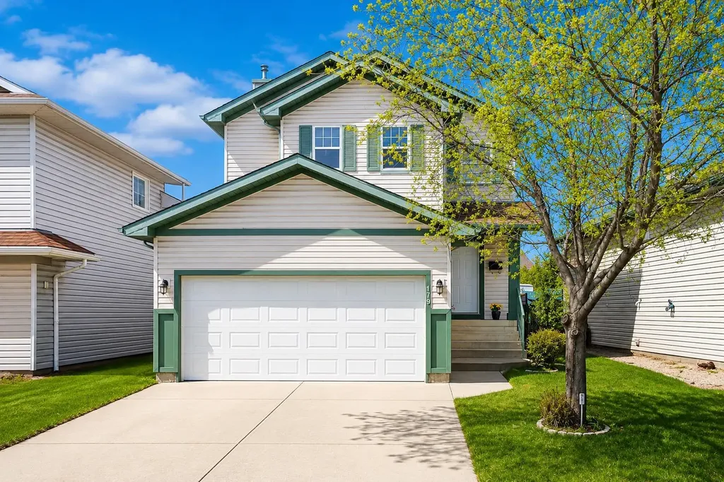 179 Erin Park Drive SE Calgary AB T3B 3L5