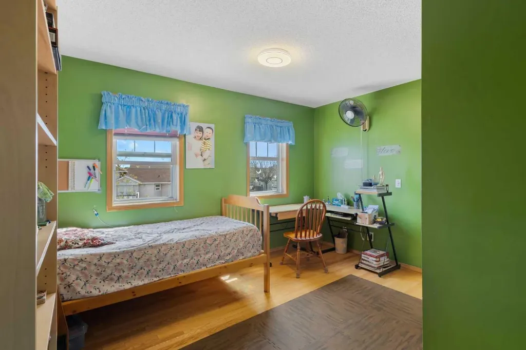 179 Erin Park Drive SE Calgary AB T3B 3L5