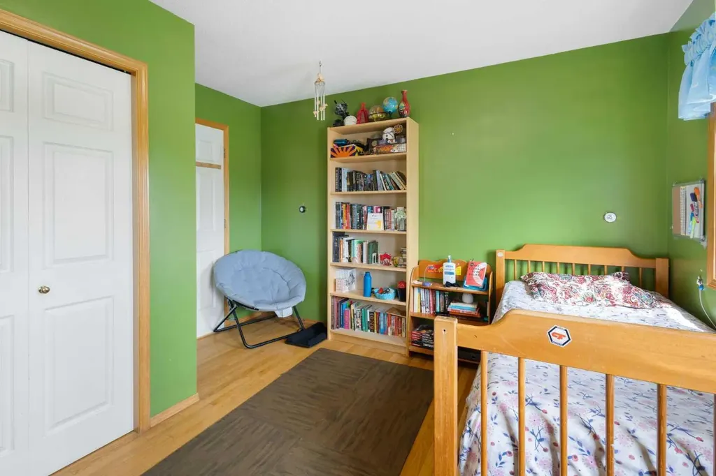 179 Erin Park Drive SE Calgary AB T3B 3L5