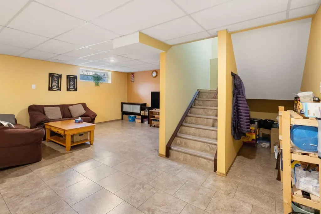 179 Erin Park Drive SE Calgary AB T3B 3L5