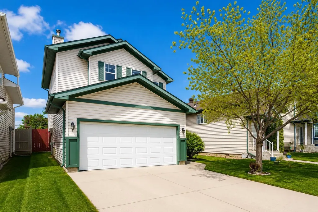 179 Erin Park Drive SE Calgary AB T3B 3L5