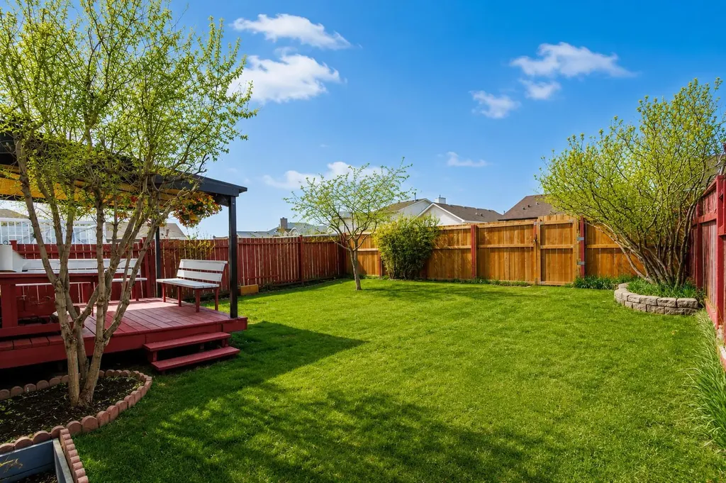 179 Erin Park Drive SE Calgary AB T3B 3L5