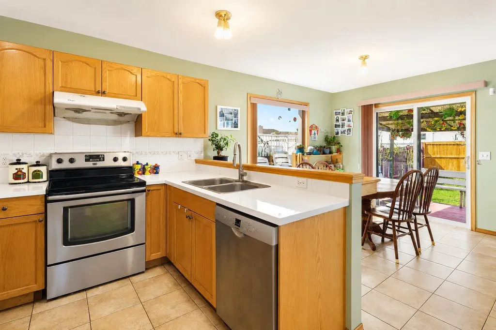 179 Erin Park Drive SE Calgary AB T3B 3L5