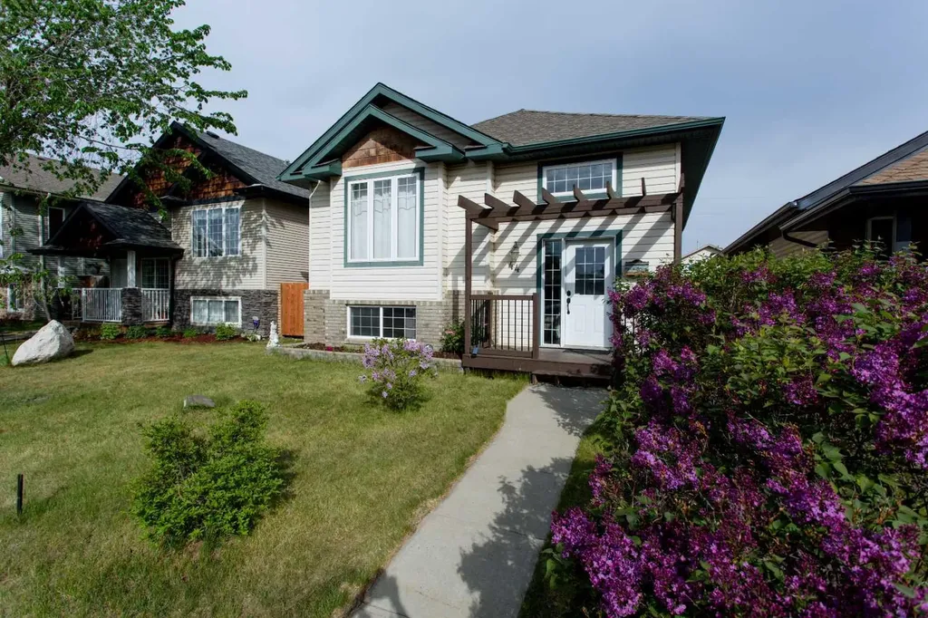 44 White Avenue Red Deer AB T4N7E5
