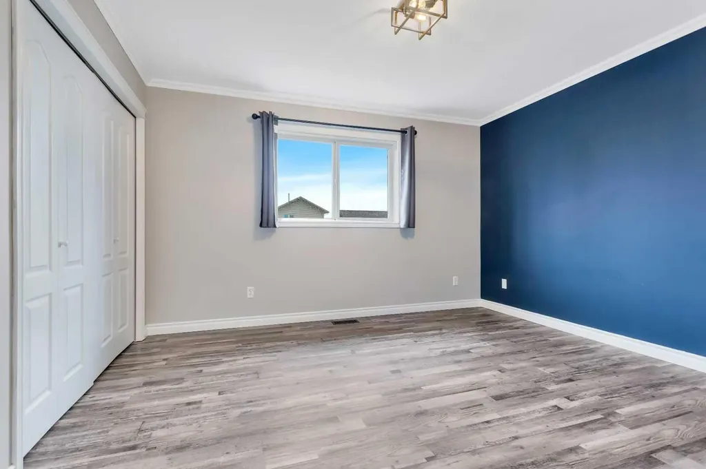 44 White Avenue Red Deer AB T4N7E5