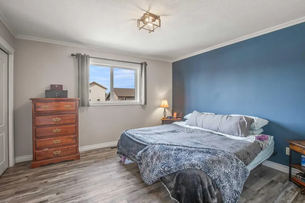 44 White Avenue Red Deer AB T4N7E5
